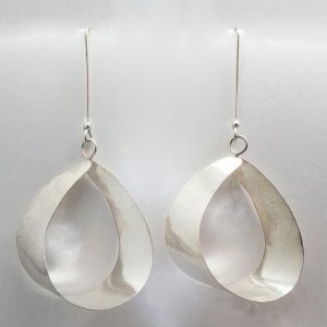 SIGNATURE EARRING DESIGN, In The Wind, Sterling